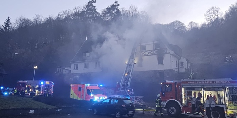 FW Schalksmühle: Brand in Gebäude - eine Person gestorben. - Foto: presseportal.de