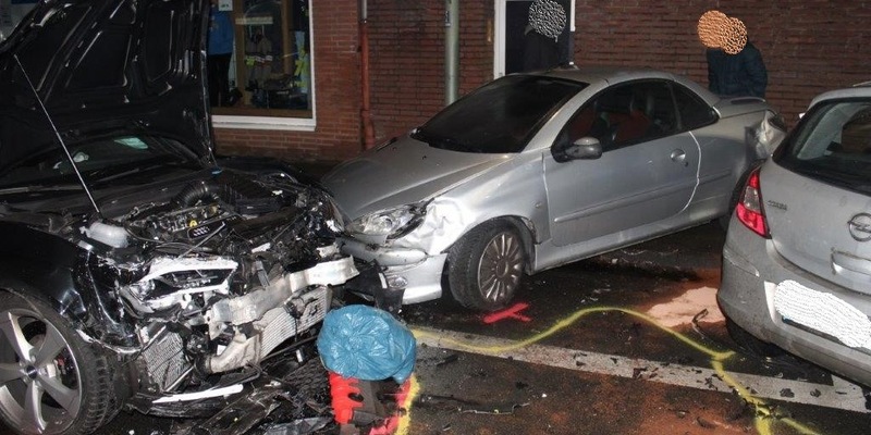 POL-DU: Rheinhausen: Verkehrsunfall beim Wendemanöver - drei Verletzte - Foto: presseportal.de