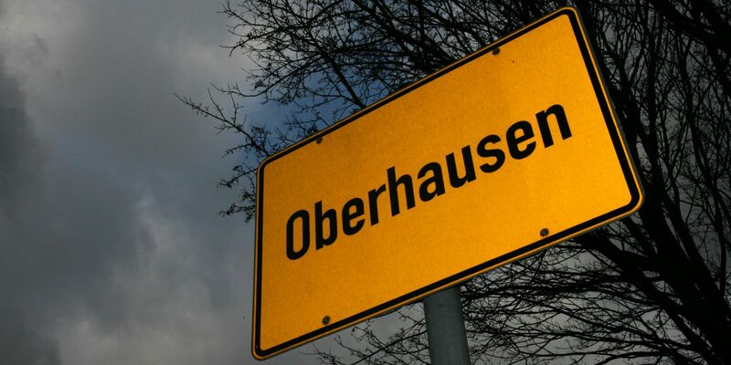 Am Hauptbahnhof in Oberhausen war es am Samstagabend zu einer Gewalttat gekommen: Ein 17-jähriger Ukrainer starb. - Foto: Franz-Peter Tschauner/dpa