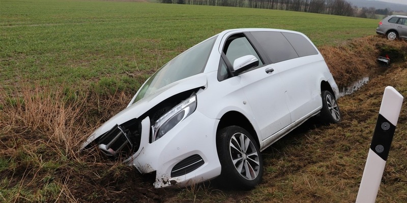 POL-HX: Autos stoßen seitlich zusammen - Foto: presseportal.de