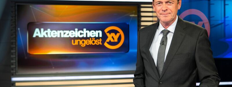 ZDF-Moderator Rudi Cerne im Studio der Sendung «Aktenzeichen XY ... ungelöst». - Foto: Sina Schuldt/dpa
