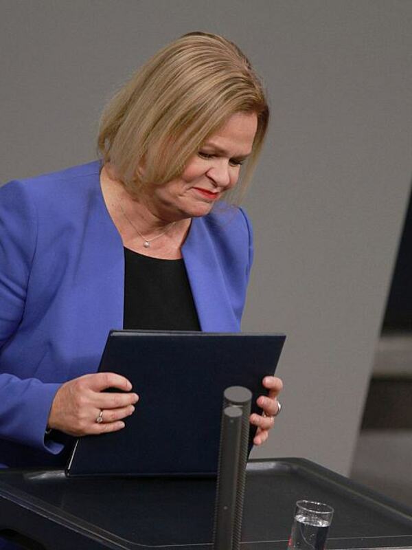 Bundesinnenministerin Nancy Faeser (SPD) Will Deutsche Unternehmen Und ...