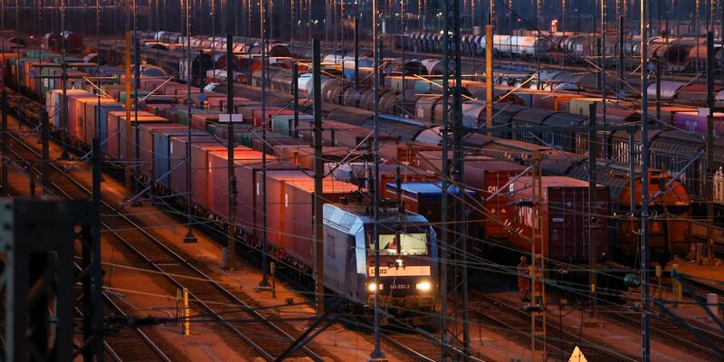 Das Wachstumspaket sieht steuerliche Entlastungen für Unternehmen und eine Beschleunigung von Genehmigungsverfahren vor. - Foto: Bodo Marks/dpa