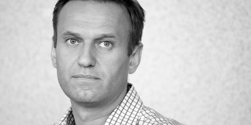 Das Team des inhaftierten Kremlgegners Alexej Nawalny hat dessen Tod bestätigt. - Foto: Pavel Golovkin/AP/dpa