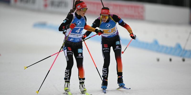 Die deutschen Frauen um Vanessa Voigt (r) und Sophia Schneider holten sich in der Staffel WM-Bronze. - Foto: Hendrik Schmidt/dpa