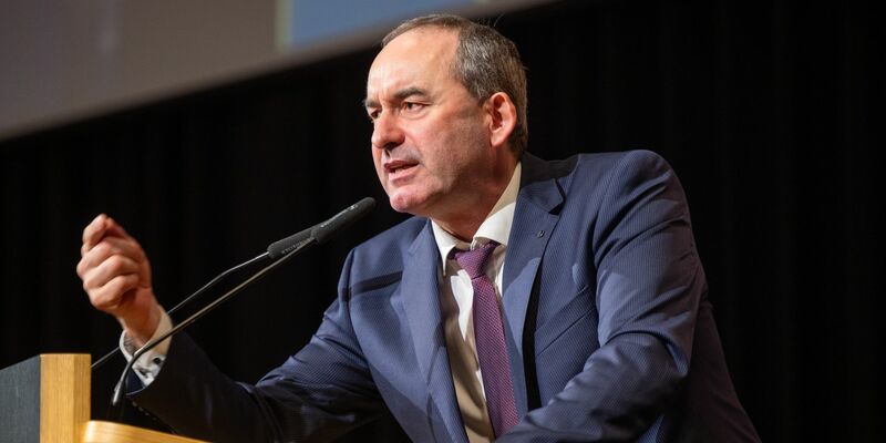 Hubert Aiwanger und seine Partei, die Freien Wähler, wollen nicht mit der AfD kooperieren. - Foto: Harald Tittel/dpa