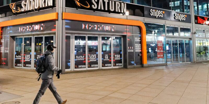 MediaMarktSaturn hat in Deutschland gut 400 Märkte mit knapp 20.300 Beschäftigten. - Foto: Carsten Koall/dpa