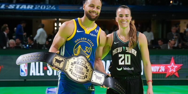 Stephen Curry von Golden State Warriors und Sabrina Ionescu von den New York Liberty posieren für Fotos. - Foto: Darron Cummings/AP