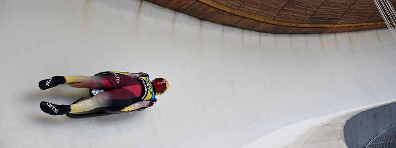 Julia Taubitz raste im Eiskanal von Oberhof zum Sieg. - Foto: Martin Schutt/dpa