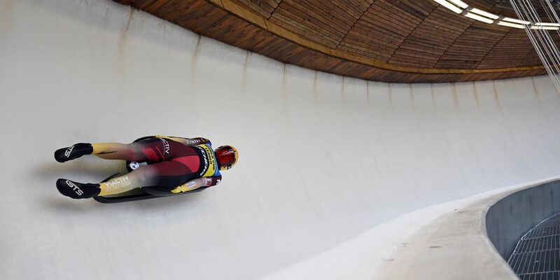 Julia Taubitz raste im Eiskanal von Oberhof zum Sieg. - Foto: Martin Schutt/dpa