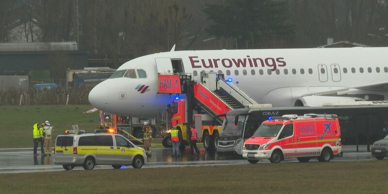 Bei der Landung eines Flugzeugs am Hamburger Flughafen sind nach Polizeiangaben zwei Reifen geplatzt. - Foto: Steven Hutchings/TNN/dpa