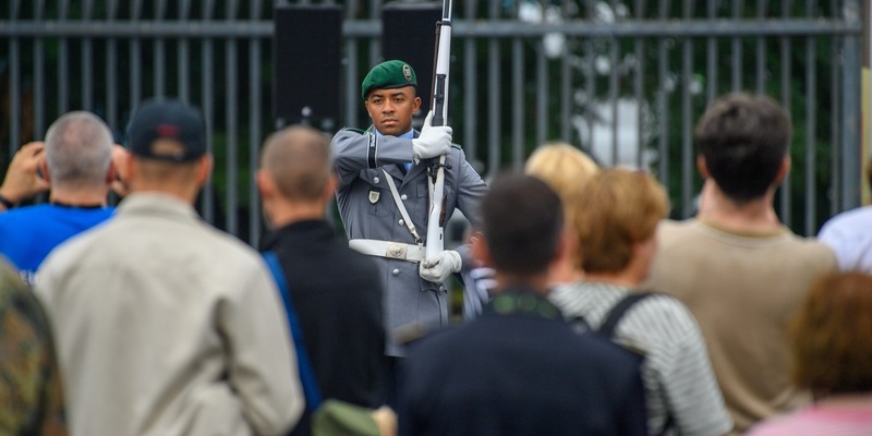 Bevölkerungsbefragung 2023: Was bleibt von der Zeitenwende in den Köpfen? - Foto: presseportal.de