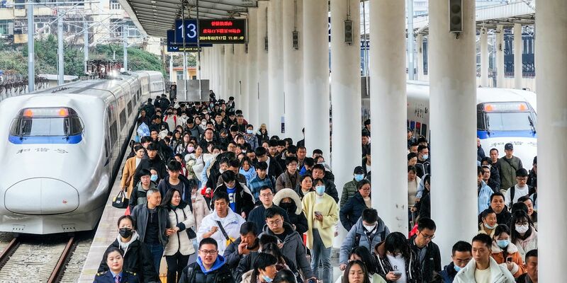 Reisewelle zum Frühlingsfest: Fahrgäste in der ostchinesischen Provinz Jiangxi. - Foto: Liu Mu/XinHua/dpa