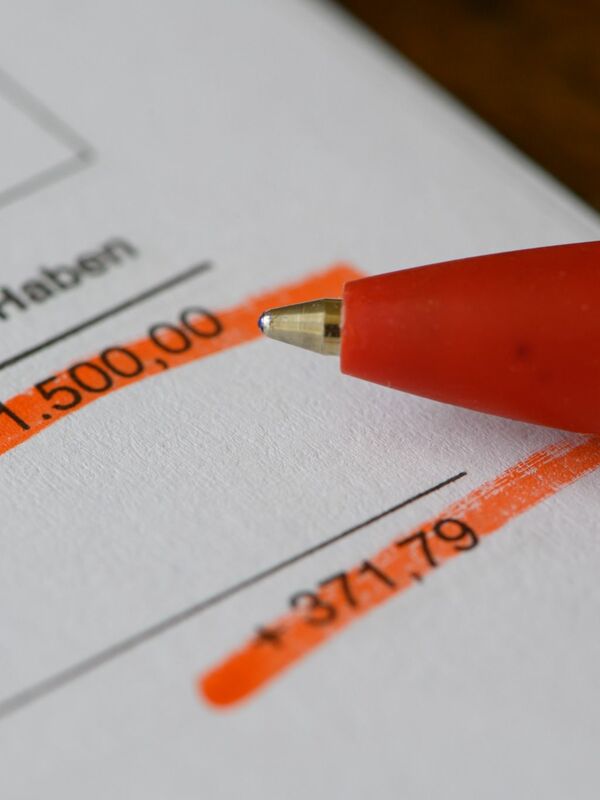 Es gibt mehr Beschäftigte, doch die geleistete Arbeit steigt nicht entsprechend.