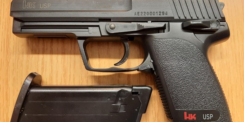 BPOL-H: Hauptbahnhof Hildesheim; Mann mit Anscheinswaffe sorgt für Polizeieinsatz - Foto: presseportal.de