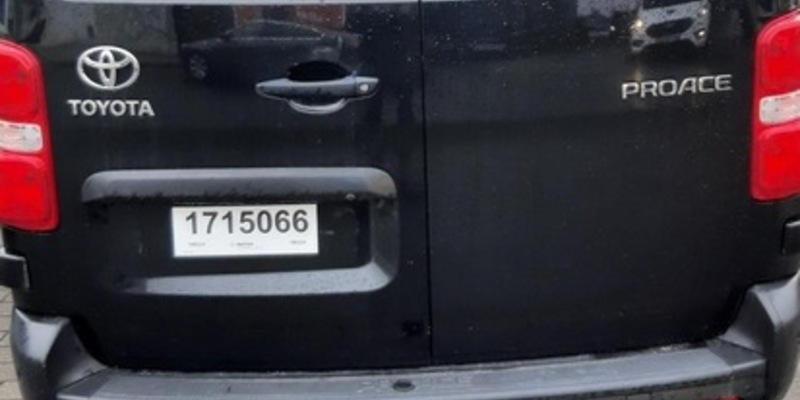 BPOL-FL: Handewitt - Klebekennzeichen abgelaufen; Führerschein ausgeschrieben - Foto: presseportal.de