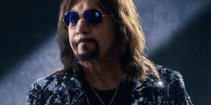 «10,000 Volts» heißt das neue Album von Ace Frehley. - Foto: Jayme T/Coverartwork: Ubk/dpa