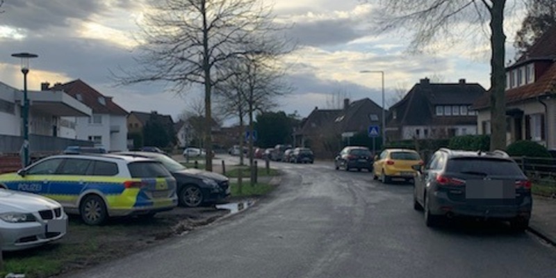 POL-HM: Verkehrsunfallflucht - Polizei sucht Zeugen - Foto: presseportal.de