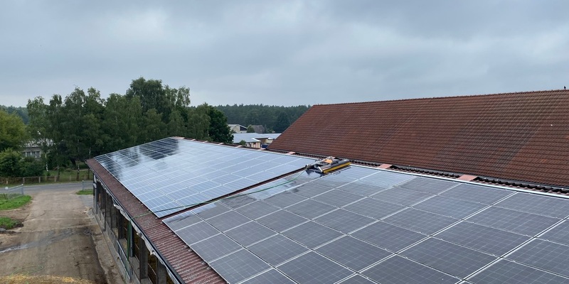 PV+ Solarreinigung GmbH: Dauerhaft hohe Solarerträge - Wie Jens Geislers Solarreinigungen die Leistungsfähigkeit von PV-Anlagen erhalten - Foto: presseportal.de
