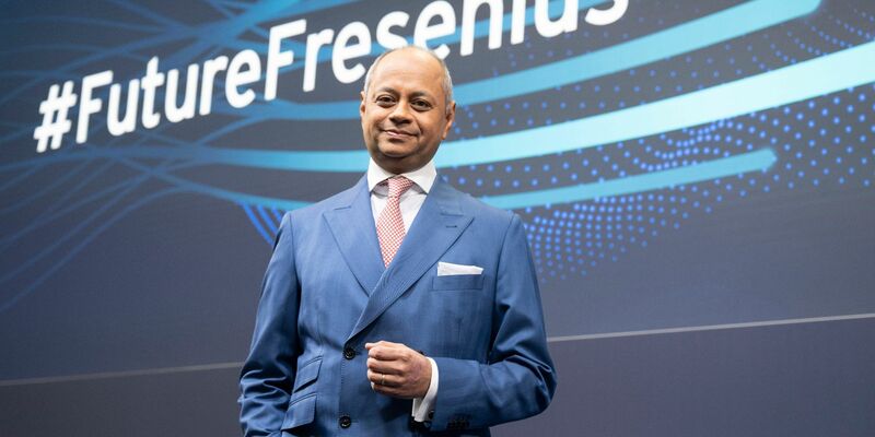 Fresenius-Chef Michael Sen bei der Präsentation der Jahreszahlen 2022 in der Unternehmenszentrale in Bad Homburg. - Foto: Boris Roessler/dpa