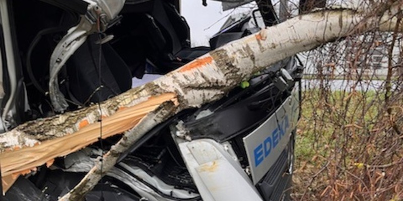 POL-CE: Verkehrsunfall mit alleinbeteiligtem LKW - Foto: presseportal.de