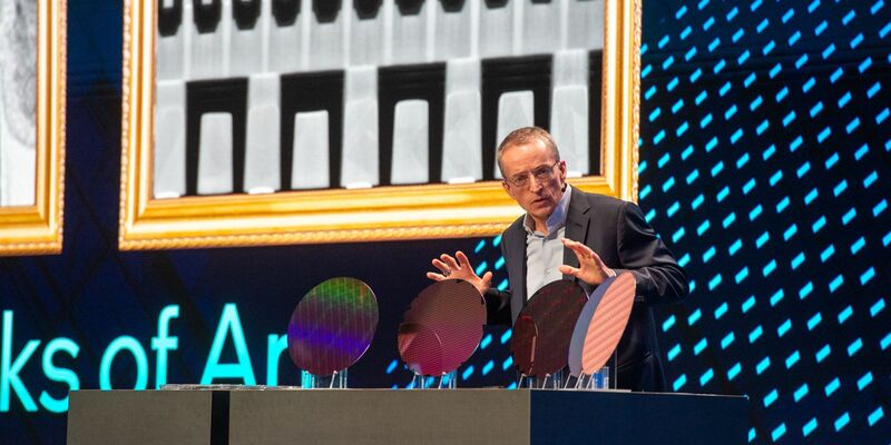 Aktuell liegen rund 80 Prozent der weltweiten Halbleiter-Produktion in Asien und 20 Prozent im Westen. Intel-Chef Pat Gelsinger will binnen zehn Jahren auf jeweils 50 Prozent zu kommen. - Foto: Andrej Sokolow/dpa