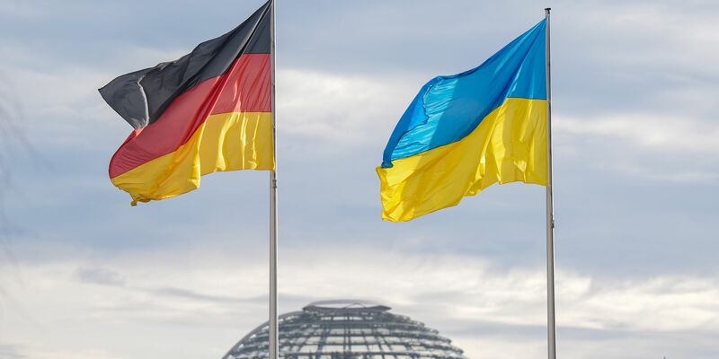 Die meisten Ukrainer lebten im Oktober 2023 in den bevölkerungsreichsten Bundesländern Nordrhein-Westfalen (234.000), Bayern (168.000), und Baden-Württemberg (159.000). - Foto: Michael Kappeler/dpa