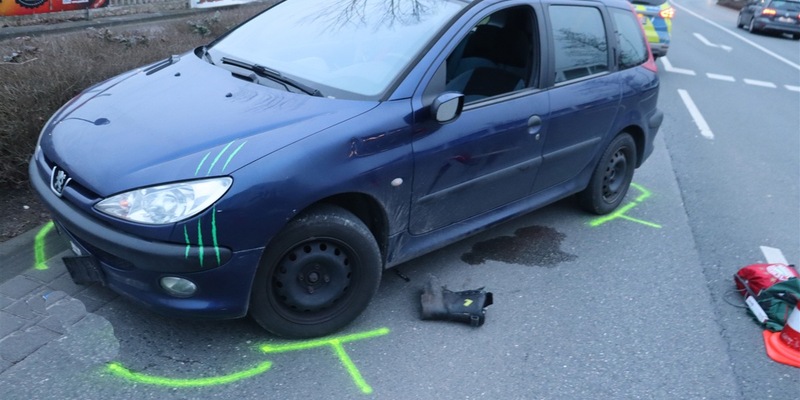 POL-HF: Gefährlicher Eingriff in den Straßenverkehr - 30-Jähriger greift in Lenkrad - Foto: presseportal.de