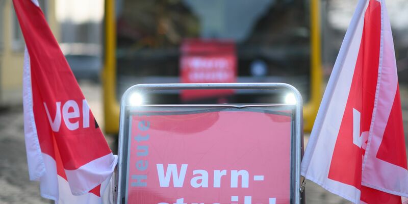 Am 2. Februar hatte Verdi den öffentlichen Personennahverkehr in einer bundesweit koordinierten Aktion in nahezu allen Bundesändern bestreikt. - Foto: Robert Michael/dpa