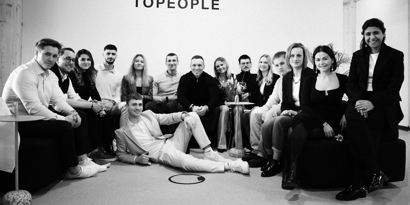 Gemeinsam in Richtung Zukunft: TOPEOPLE GROUP GmbH feiert dreijähriges Jubiläum - Foto: presseportal.de