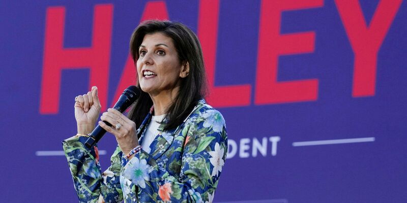 Die republikanische Präsidentschaftsbewerberin Nikki Haley spricht bei einer Wahlkampfveranstaltung in Beaufort im US-Bundesstaat South Carolina. - Foto: Meg Kinnard/AP/dpa