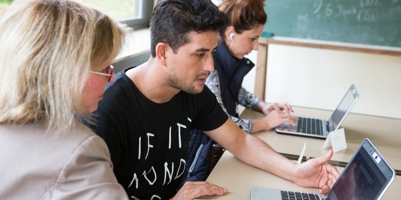 Deutscher Volkshochschul-Verband schließt sich Initiative #UseTheNews an - mit Nachrichtenkompetenz gegen Desinformation, Deep Fakes und Co. - Foto: presseportal.de