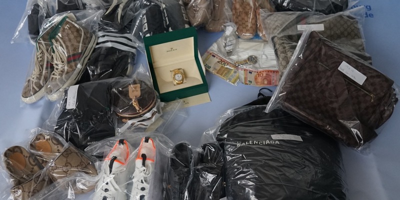 POL-LG: Abschlussmeldung zur heutigen Durchsuchungsaktion der Staatsanwaltschaft Stade und der PD Lüneburg wegen Veruntreuung mit anschließender Geldwäsche im Clanmilieu - Foto: presseportal.de