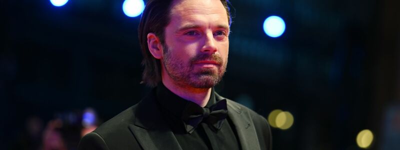 Beste schauspielerische Leistung in einer Hauptrolle: Sebastian Stan, hier bei der Abschlussgala im Berlinale Palast. - Foto: Britta Pedersen/dpa