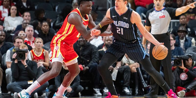 Moritz Wagner (r) verbuchte zwei Zähler und fünf Rebounds. - Foto: Hakim Wright Sr./AP/dpa