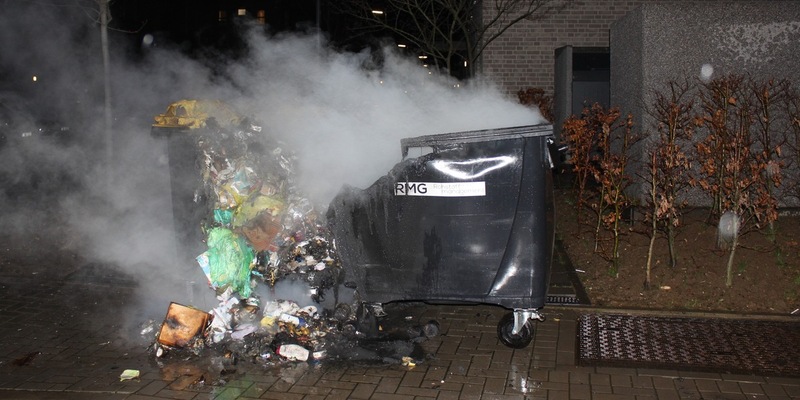 POL-ME: Vier Müllcontainer durch Brand beschädigt - die Polizei bittet um Hinweise - Monheim am Rhein - 2402084 - Foto: presseportal.de