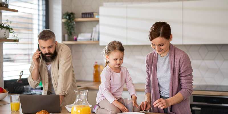 Kinder im Bewerbungsgespräch - Foto: Shutterstock über pressetext.de