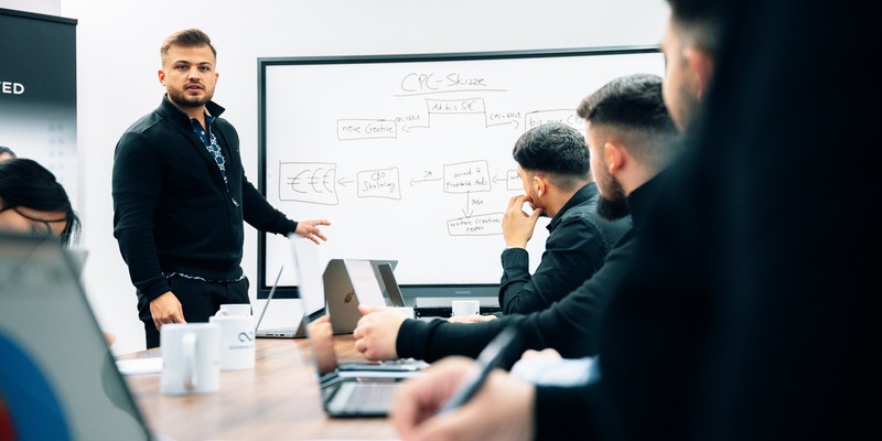 Emre Girkin von der Ecomunlimited GmbH: Das alte Dropshipping ist tot? Das neue Geschäftsmodell heißt Brandshipping - Foto: presseportal.de