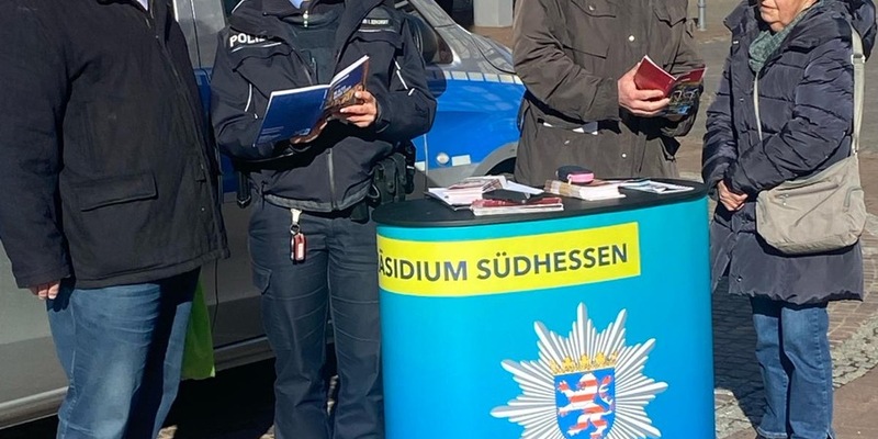 POL-DA: Kreis Bergstraße: Polizei sensibilisiert zum Thema Einbruchschutz/Bürgergespräche und Flyerverteilung - Foto: presseportal.de
