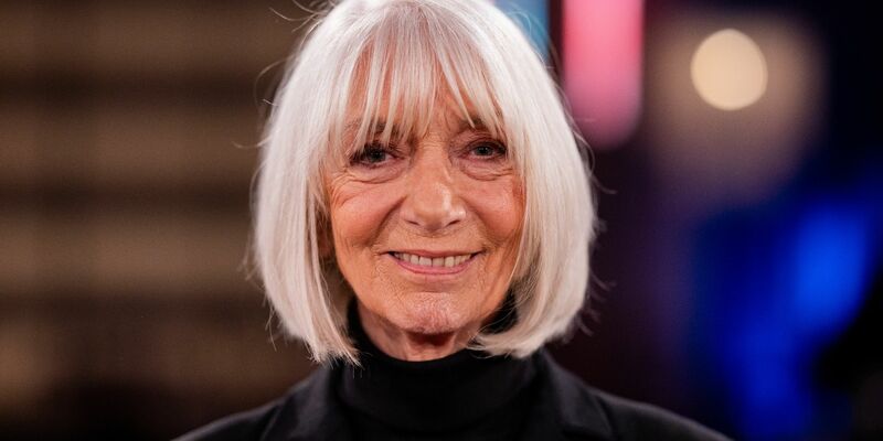 Schauspielerin Erika Pluhar im Januar 2024 in Köln. - Foto: Rolf Vennenbernd/dpa