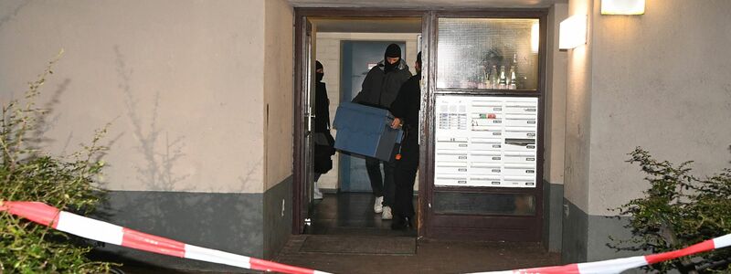 Die als Terroristin gesuchte Klette lebte in einer Berliner Wohnung nach LKA-Angaben unter falscher Identität. - Foto: Paul Zinken/dpa
