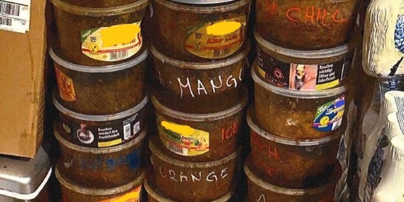 HZA-HH: Zoll beschlagnahmt knapp 100 kg Wasserpfeifentabak // Hamburger Zöllner werden bei Durchsuchung in Shisha-Bar fündig - Foto: presseportal.de