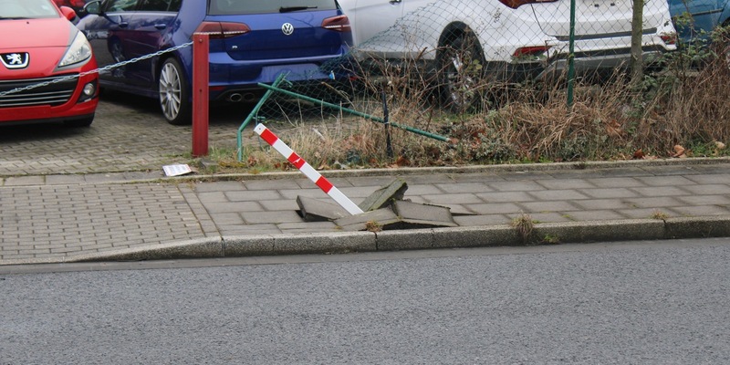 POL-HA: Poller bei Unfall beschädigt - Polizei sucht Zeugen - Foto: presseportal.de