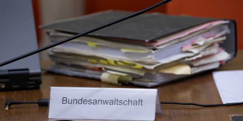 Der NSU-Prozess gegen Mitglieder wie Beate Zschäpe lief ab Mai 2013 vor dem Oberlandesgericht München. - Foto: Peter Kneffel/dpa