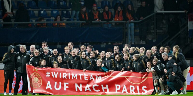 Die Olympia-Qualifikation ist gelungen - jetzt geht es Schlag auf Schlag weiter für die deutschen Fußballerinnen. - Foto: Federico Gambarini/dpa