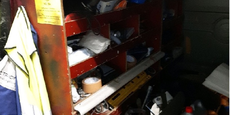 HZA-DD: Zigaretten hinter Seitenverkleidung verbaut/ Zoll stellt über 62.000 Zigaretten sicher - Foto: presseportal.de