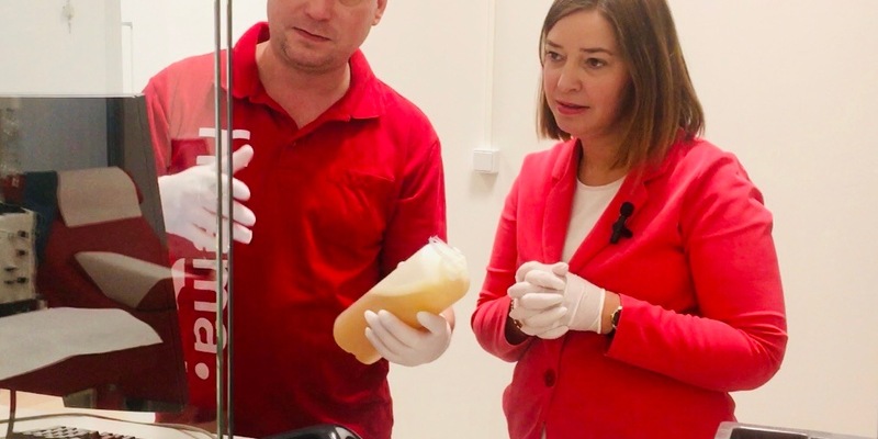 Yvonne Magwas, Vizepräsidentin des Deutschen Bundestages, unterstützt den Tag der Seltenen Erkrankungen / Seltene Erkrankungen betreffen Viele - Foto: presseportal.de