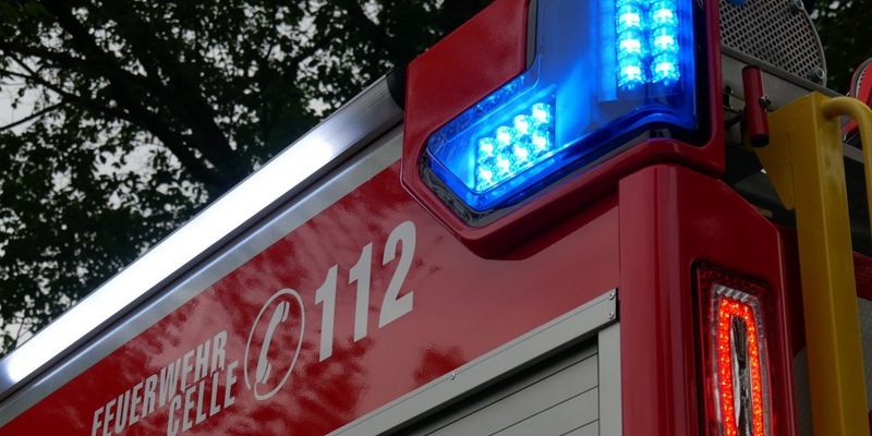 FW Celle: Kurioser Einsatz an einem außergewöhnlichen Tag / Auf Balkon ausgesperrt und Essen auf Herd - Foto: presseportal.de