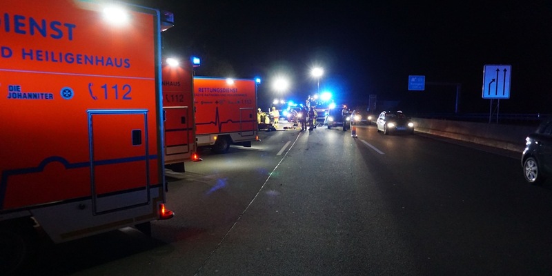 FW Ratingen: Verkehrsunfall auf Autobahn bei Ratingen - Fünf verletzte Personen - Foto: presseportal.de