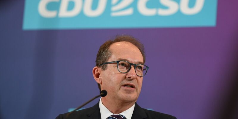 Alexander Dobrindt verlangt, Flüchtlinge gezielt nach Ruanda zu bringen, statt sie in Europa oder Nordafrika zu versorgen. - Foto: Serhat Kocak/dpa